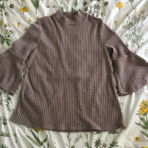 Cute local boutique top :)